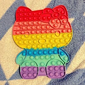 This is great for KIDS! It’s like a fidget toy💕